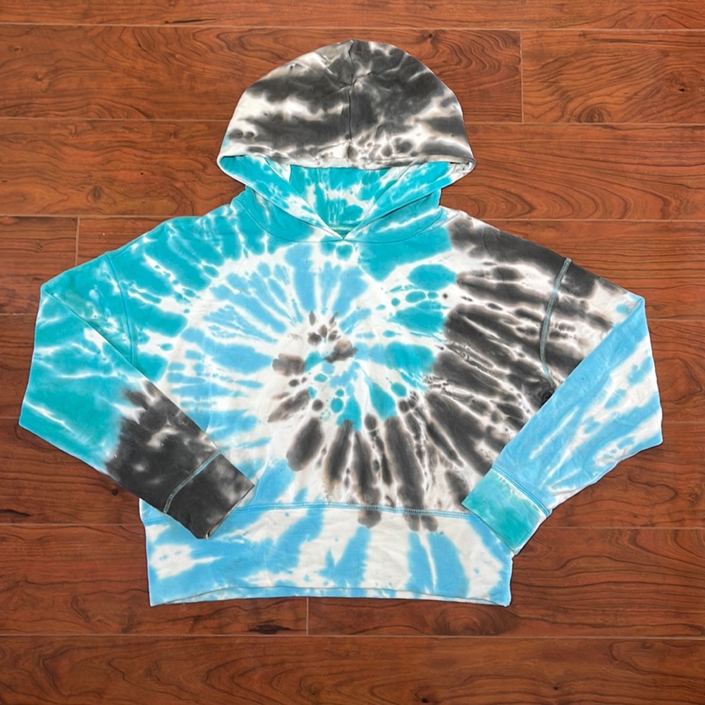 NWOT Aerie Offline Blue and Gray Tie-dye Slightly Cropped Hoodie Sweatshirt